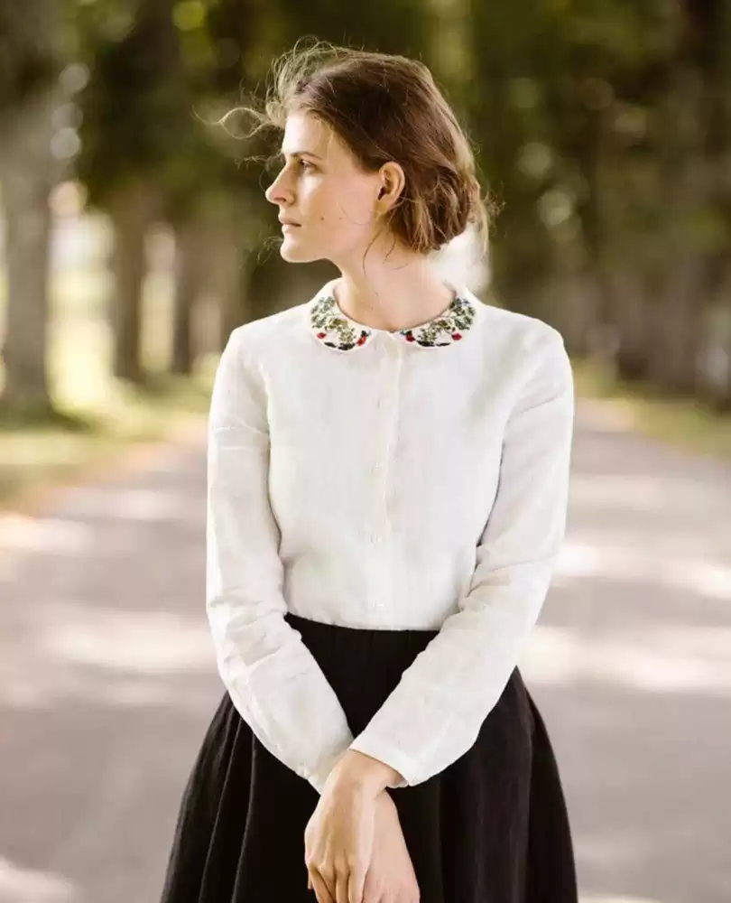 Linen blouse with collar