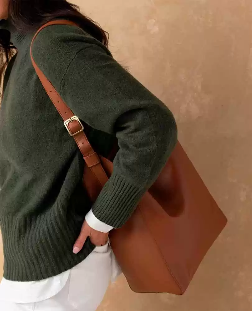 Go-to shoulder bag